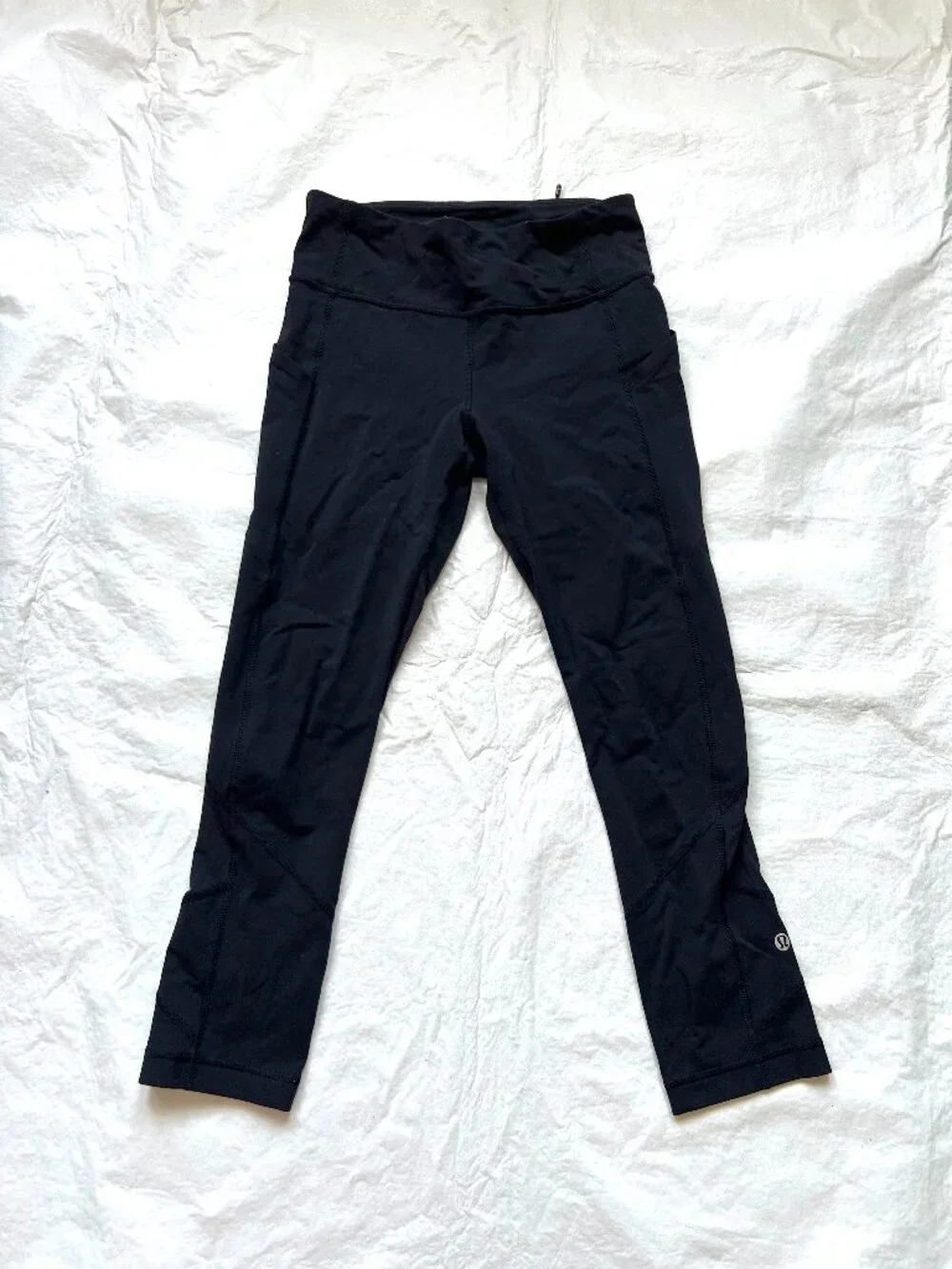 Lululemon leggings womens size 4 cropped black back pocket capri 24